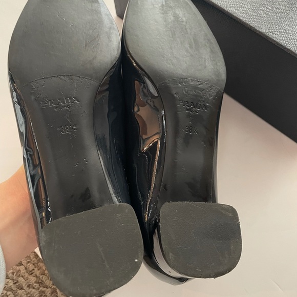 Authentic PRADA Navy Heels 38.5 - Picture 6 of 8